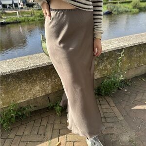 ROSEMUNDE SILK SKIRT IN FALCON